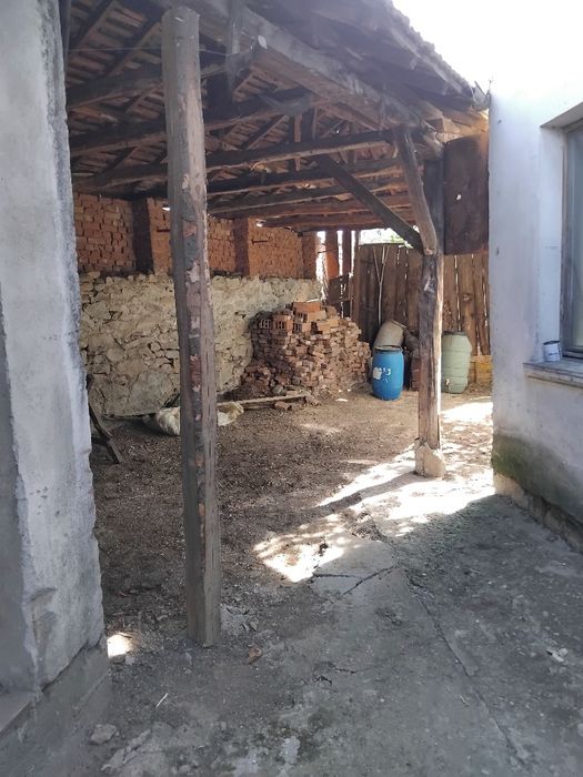 Продава две къщи в с.Слокощица общ.Кюстендил