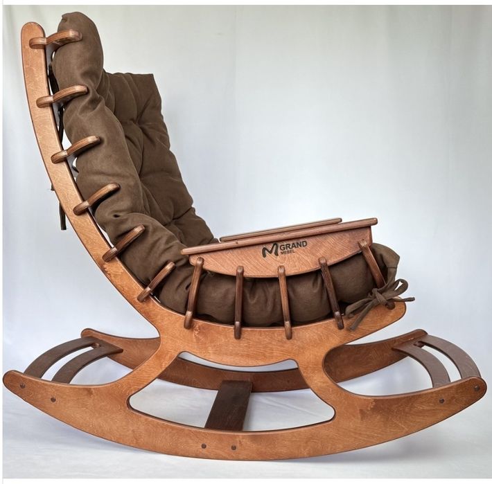 Кресло-качалка продам. Новое.