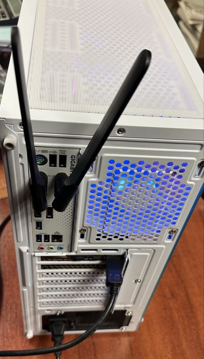 Геймърски компютър, full hd, Intel i5 14th, rtx 3070, 16gb, nvme