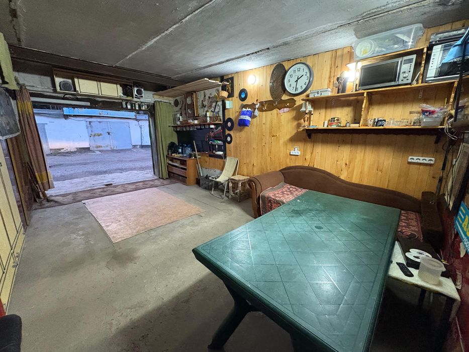 Продаю гараж в спальном районе