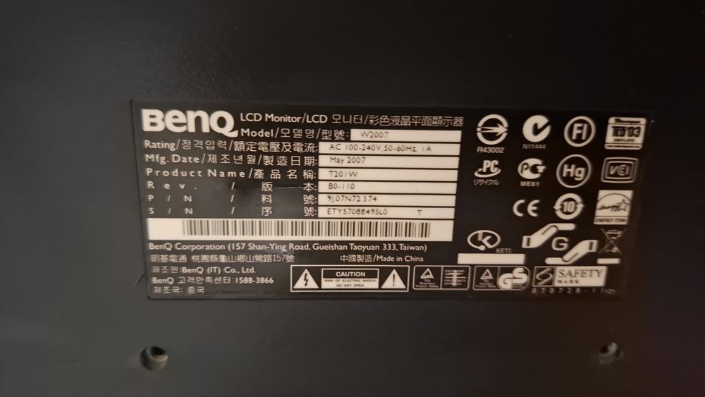 Монитор BenQ . .