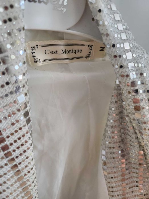 Рокля тип сако с пайети сребърна със закопчаване ефектна