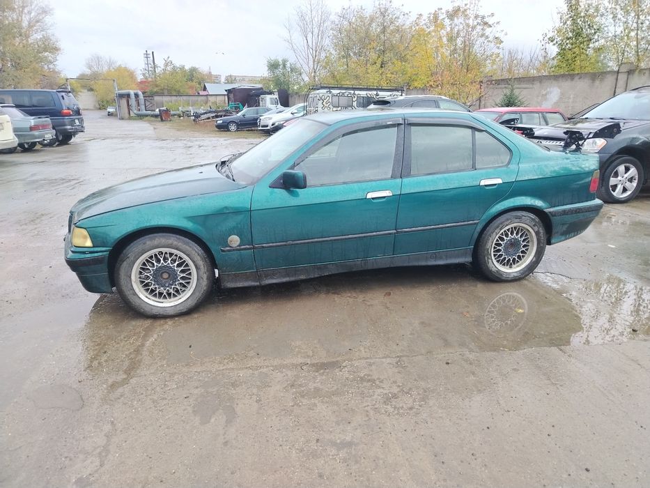 Продам  BMW 325 в нормальном состоянии