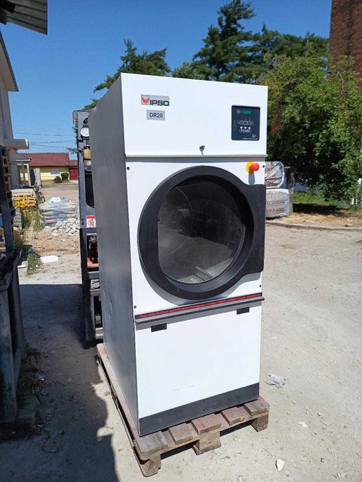 Uscator industreial textile