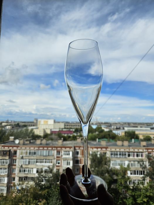 Хрустальные фужеры и рюмки