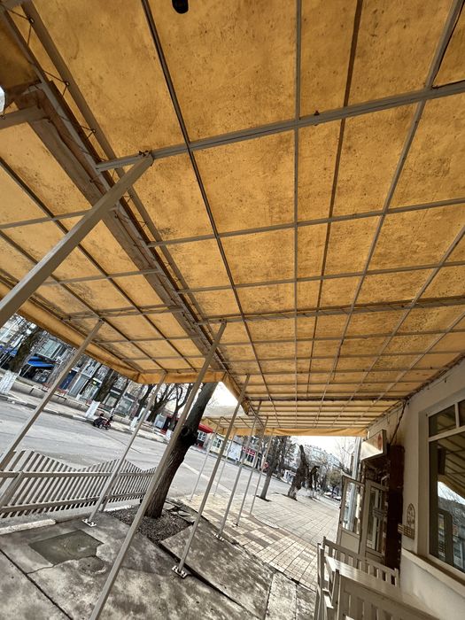 Тента платнище с метална конструкция