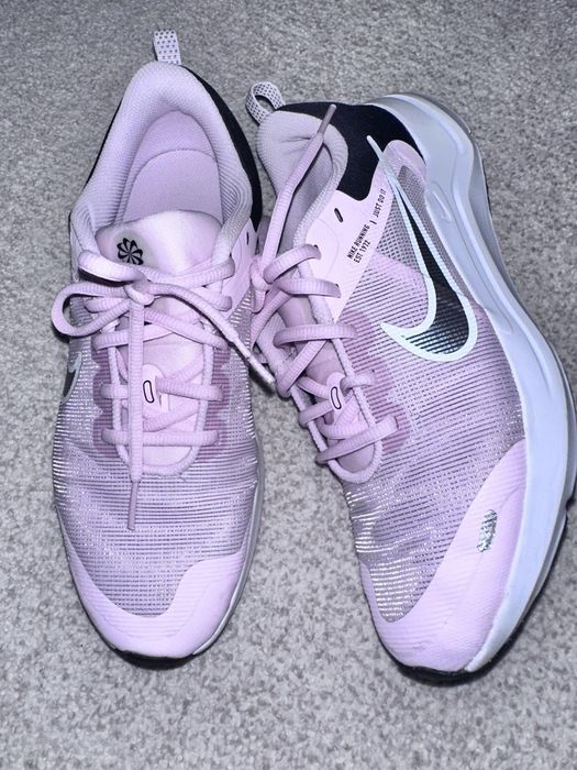 Adidasi dama Nike