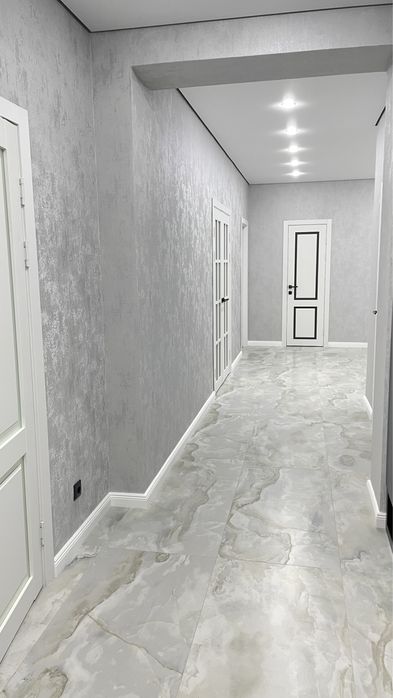 Бесшовная поклейка обоев