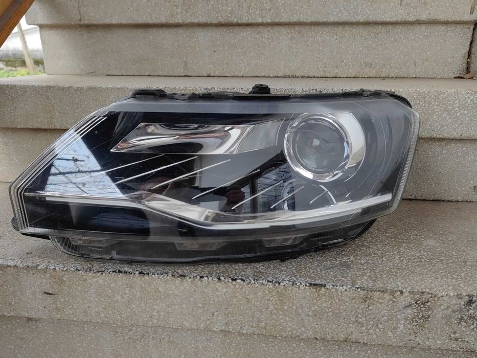 Фар Skoda Rapid Bi-Xenon LED ляв / Фар Шкода Рапид Оригинален