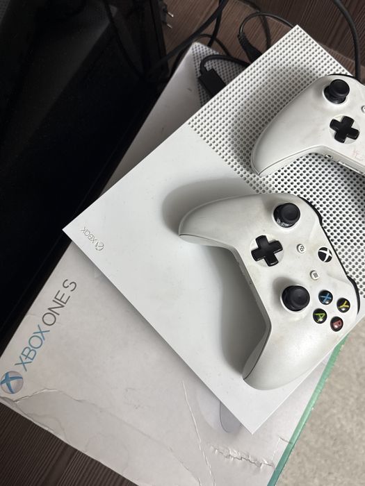 Продаю XBOX S 1TB