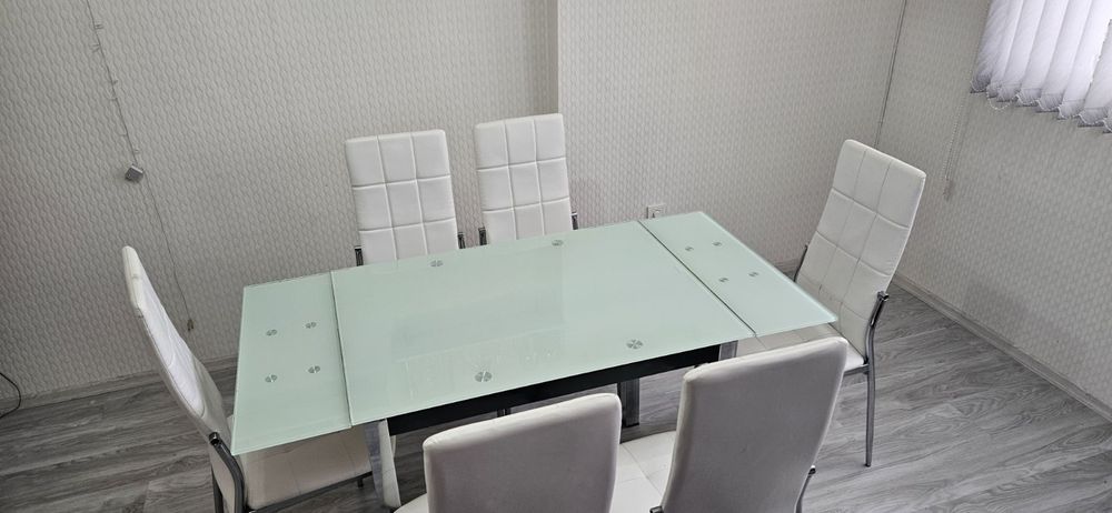 Трапезна маса с шест стола