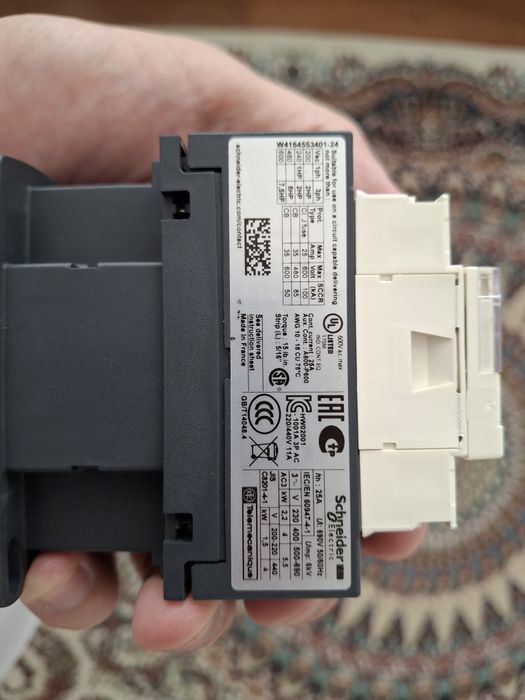 Пускатель Schneider electric