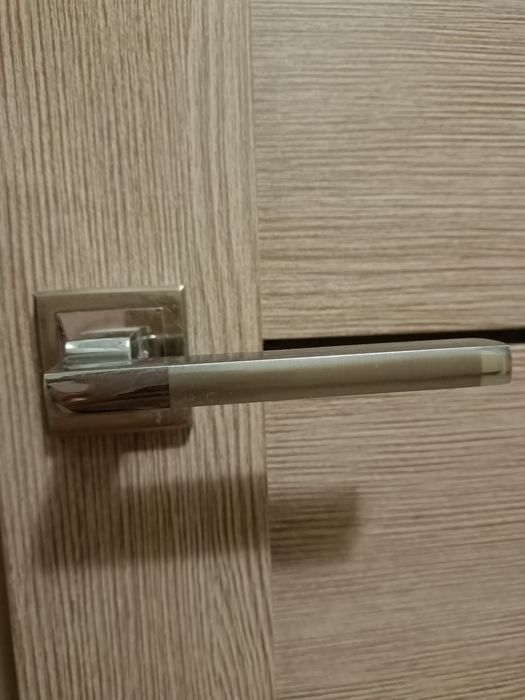 Продаются межкомнатная дверь