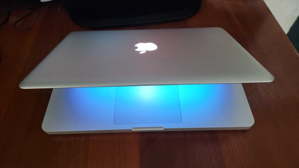 MacBook Pro (13-inch, Early 2011) срочно сотилади