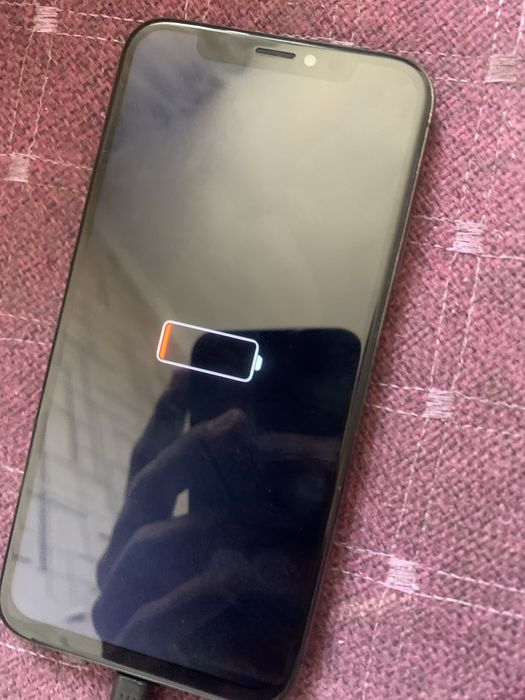 Продаю айфон х срочно