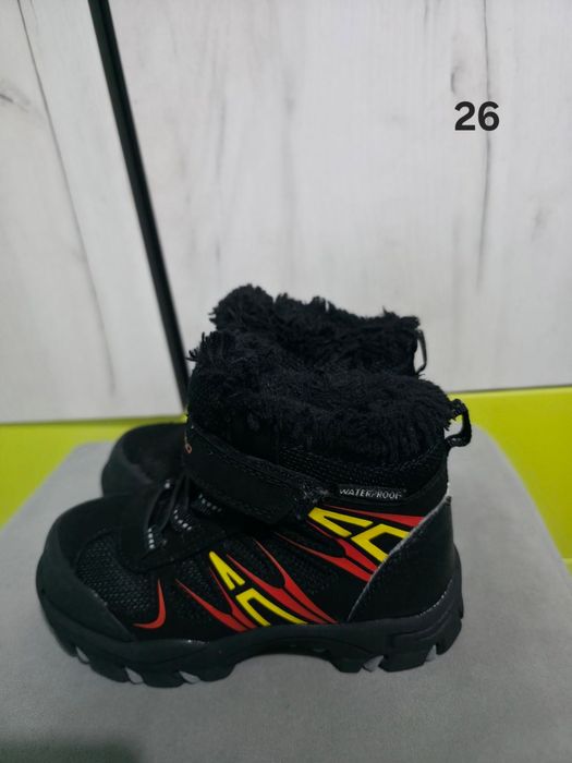 Детски боти  като нови 27 за момче