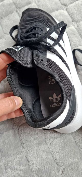 Оригинални чисто нови маратонки ADIDAS