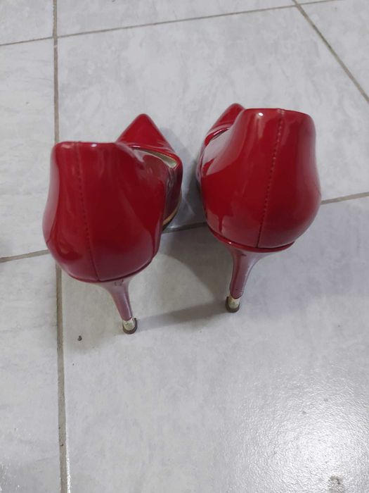 Pantofi lac rosii eleganti mas.39