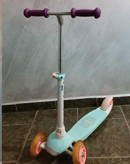 Детска тротинетка с 3 колела, светещи