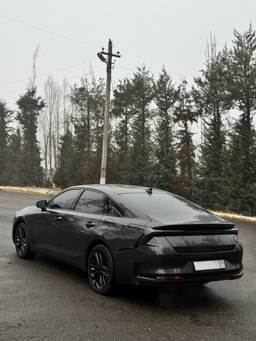 Kia k8 2025 signature black hybrid