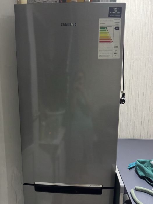 Продается б/у холодильник