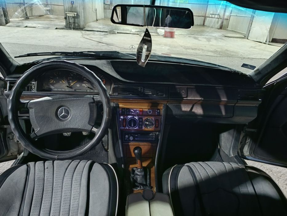 Мерседес 124       т