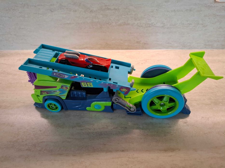 Hot Wheels Split Seeders Камион изстрелвачка