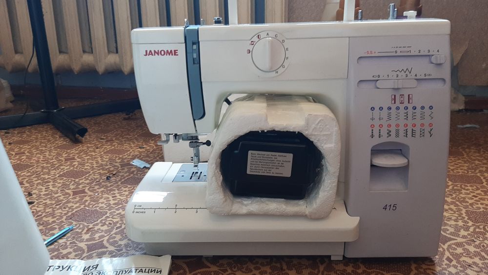 Продам швейную электро машинку