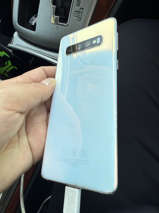 Samsung S 10 128 гб