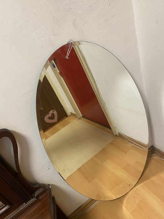 Oglinda ovala in stare buna