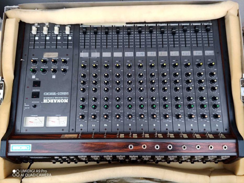 електронен аналогов мишпулт- смесителен пулт, MONARCH MMX 1200