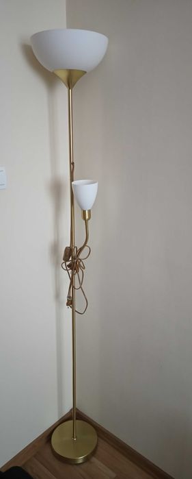 Стояща лампа за под
