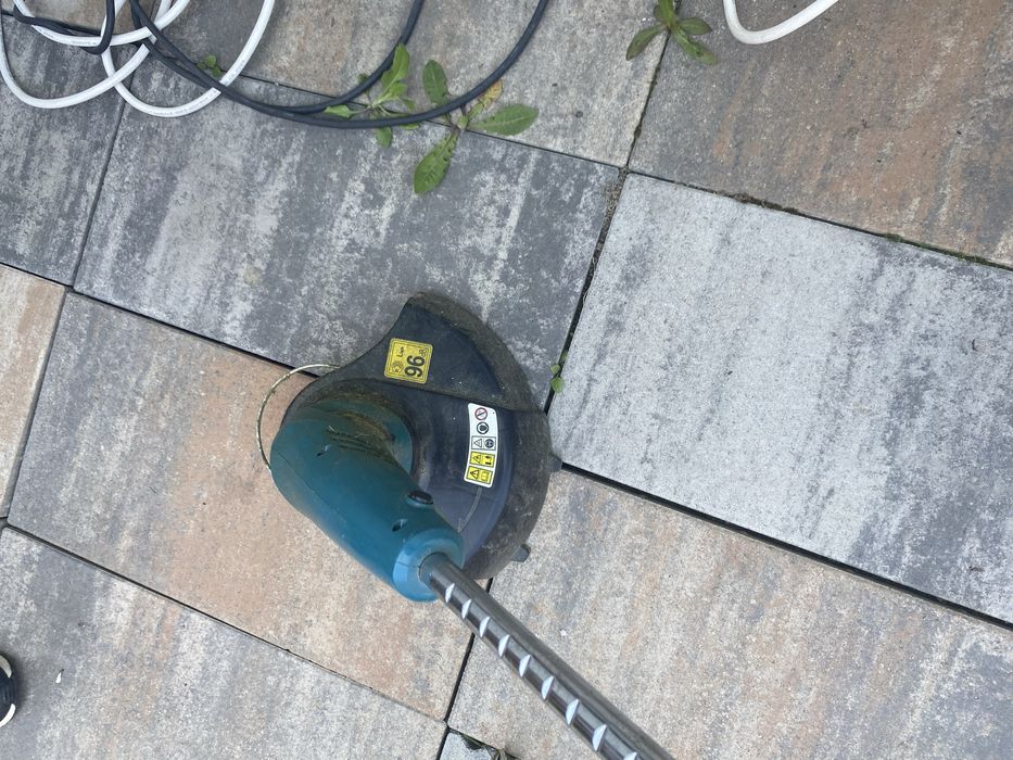 Trimmer Makita UR3000
