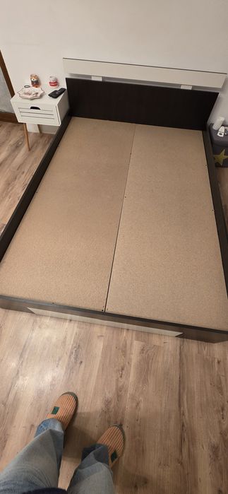 Pat doua persoane 140x200 cu lada + saltea spuma