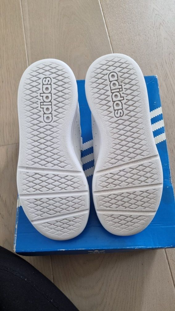 Adidas Tensaurus C EF1096 m rimea 35 pentru baieti Lisaura OLX.ro