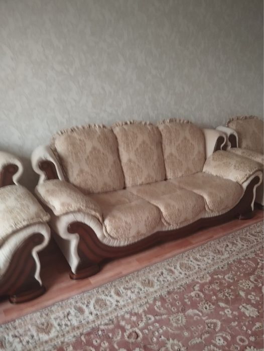 Продам диван в хорошем состояний