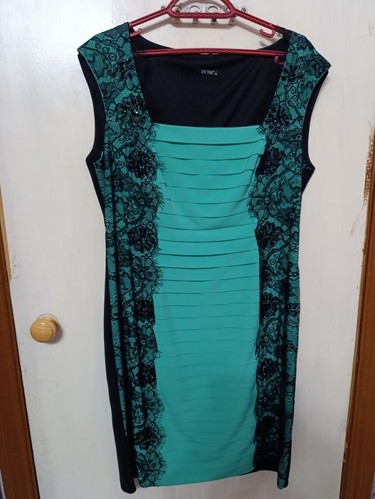 Продам красивое платье. Размер 50