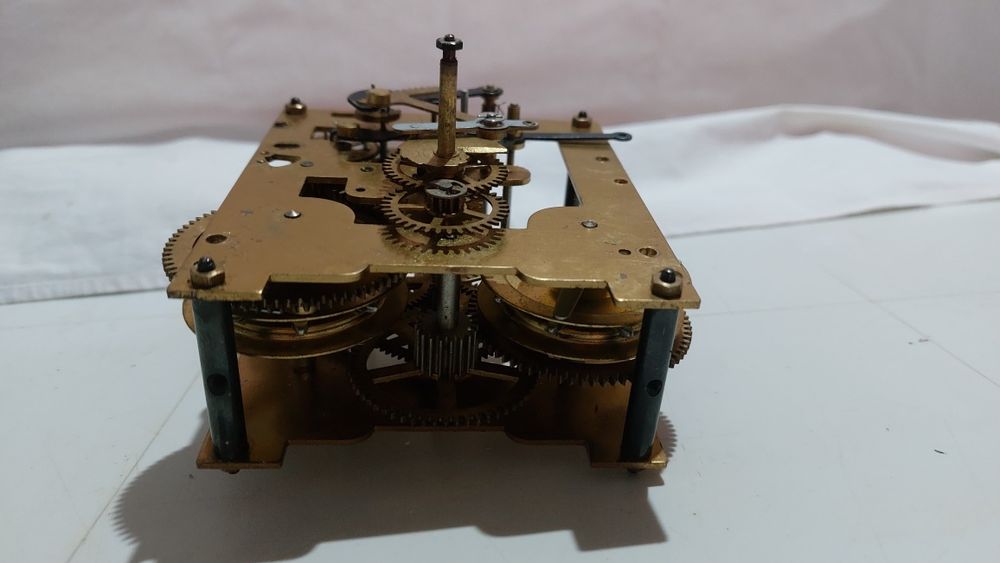 Mecanism ceas cu pendul