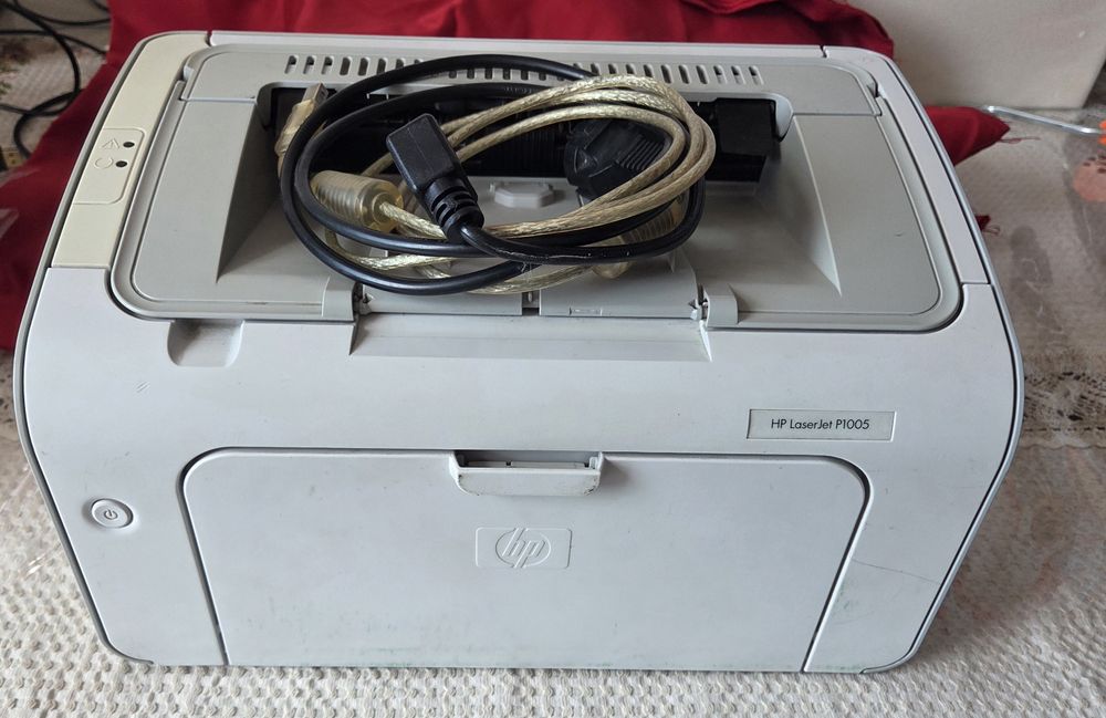 Принтер HP LaserJet P1005 черно-белое