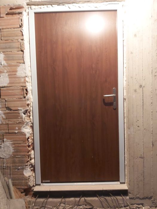 Немски входни врати Хьорман с остъкление