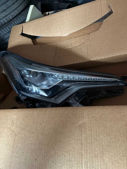 Оригинален фар за TOYOTA C-HR CHR FULL LED