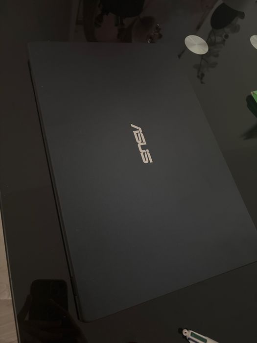 Laptop Asus E510 nou