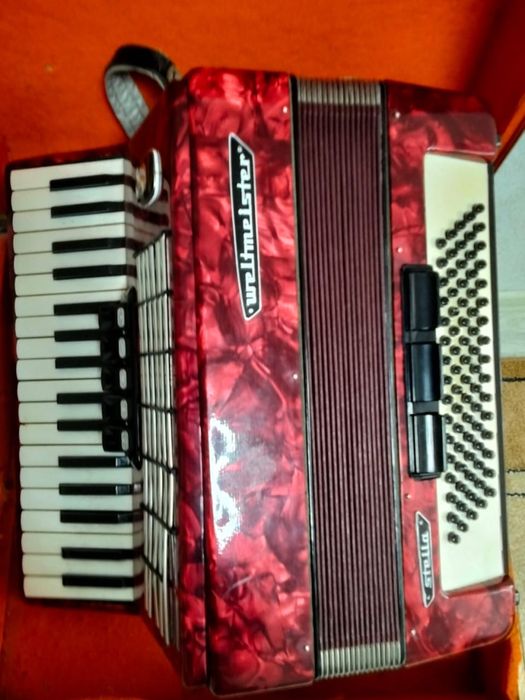 Продам аккардеон Weltmeister!