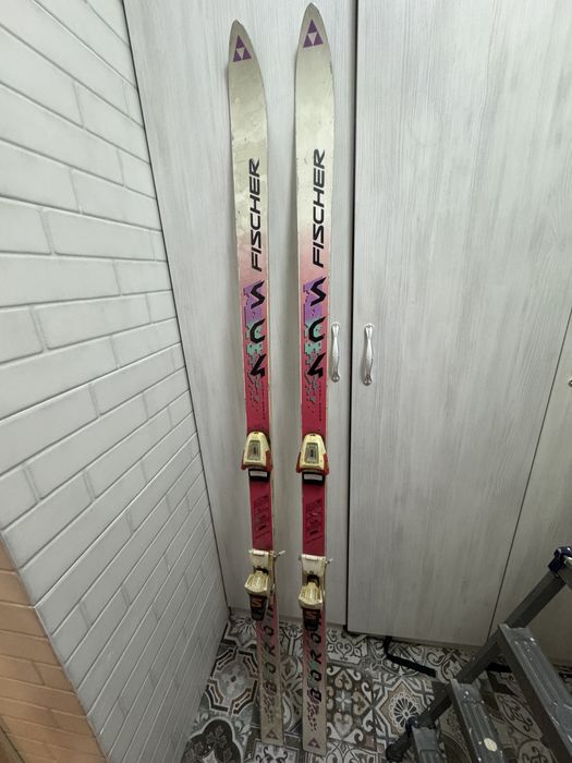 горные лыжи сноуборды