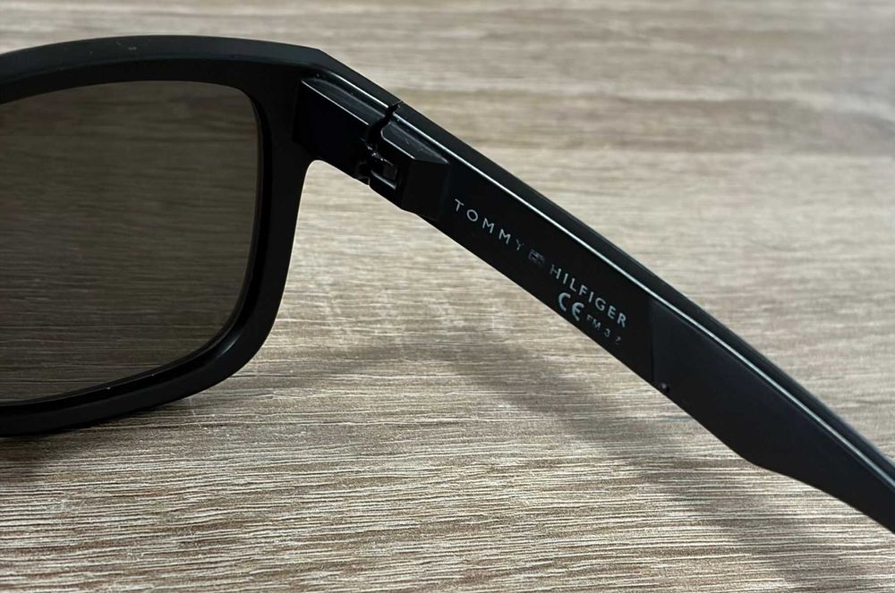 Слънчеви очила Tommy Hilfiger TH1556S