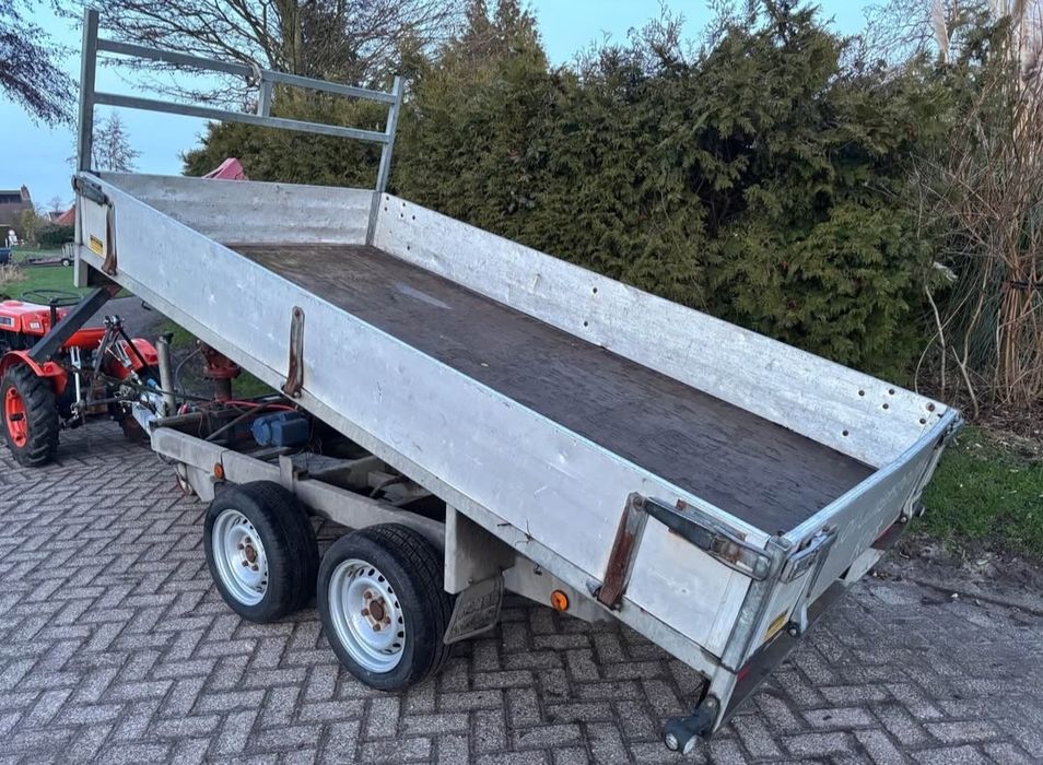 Remorcă basculabilă  electric