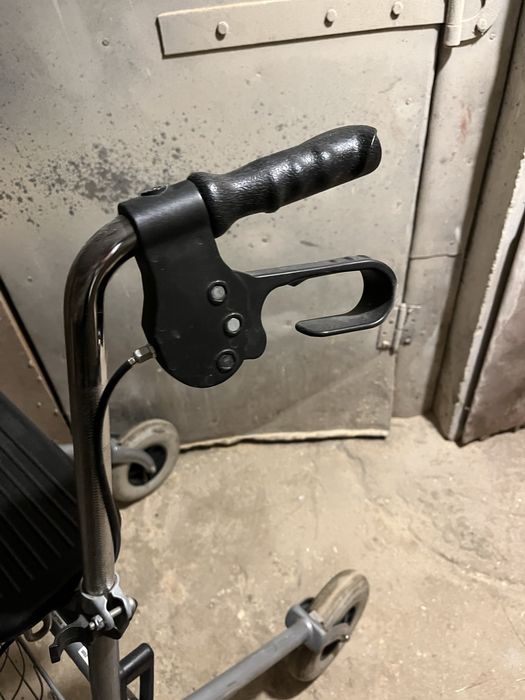 Продам ходунки роллатор