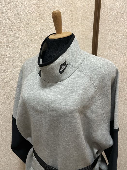 Кофта NIKE женская