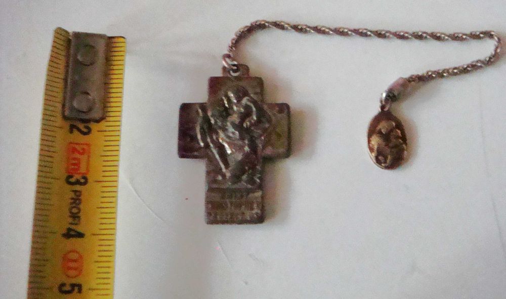 Лот стари разпятия