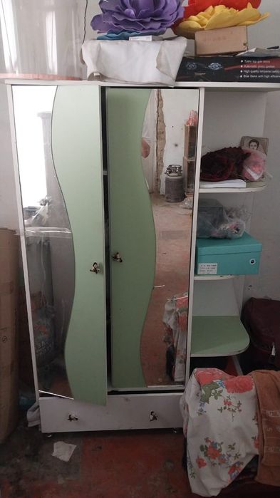 Детский усталган шкаф сатылады